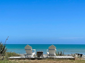 Beachfront Retreat On Revell